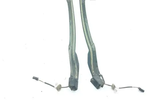 Chrysler Town u0026 Country V Loading door rubber seal (on body) 3009488 3009487