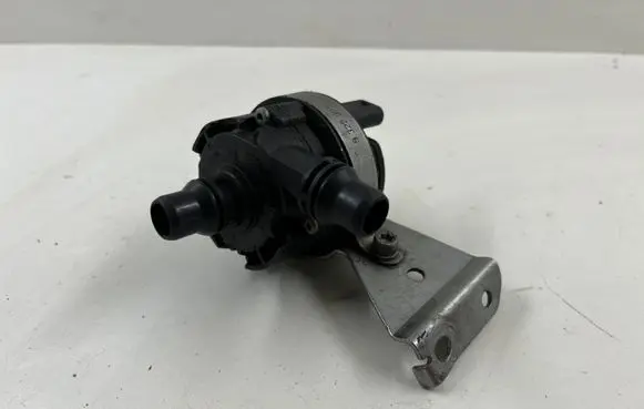 BMW M3 F80 Electric auxiliary coolant/water pump 9147359 A0005001486