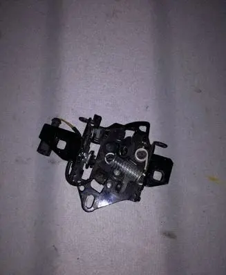 Volkswagen PASSAT B5 Engine bonnet/hood lock/catch 3B0823509AAAB