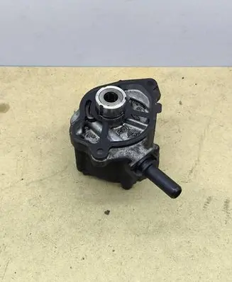 Mercedes-Benz C W204 Vacuum pump A6512300165 0009701M