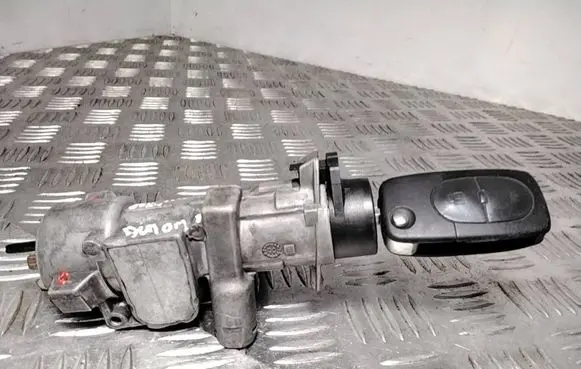 Volkswagen PASSAT B5 Ignition lock 4B0905851