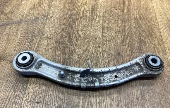 Volkswagen Touareg II Rear control arm 7L0505375A