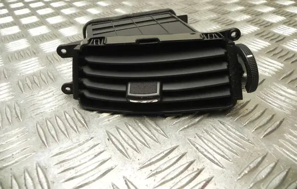 Rear air vent grill