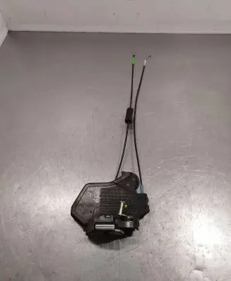 Suzuki Grand Vitara II Rear door lock 70316214