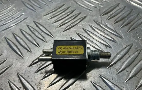 Volkswagen II LT Clutch pedal sensor 0045450414