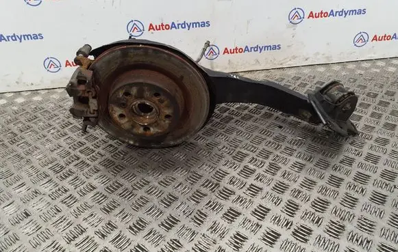 BMW X1 F48 F49 Rear wheel hub spindle/knuckle 33326851580 6854440
