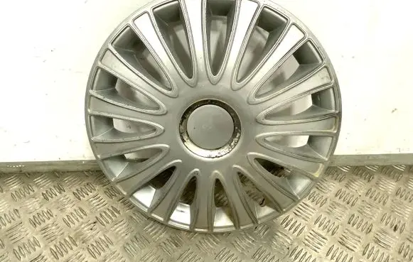Peugeot 207 R15 wheel hub/cap/trim 44615