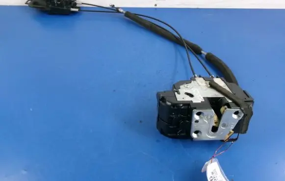 Nissan Tiida C11 Front door lock