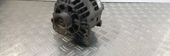 Volkswagen Polo Generator/alternator 03D903025H 2542747B
