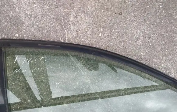 Nissan Murano Z50 Front door window glass four-door