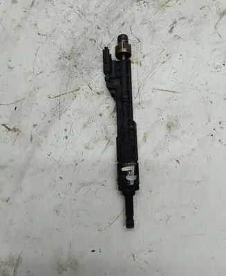 BMW 6 F12 F13 Fuel injector 13647599876