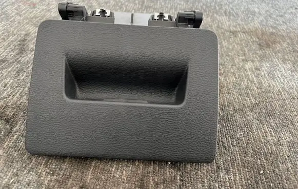 BMW X1 F48 F49 Glove box