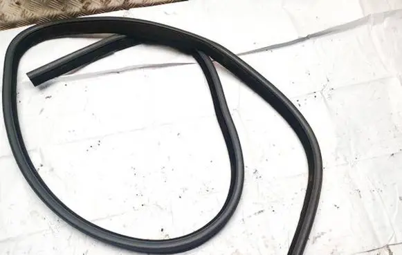 Jaguar XJ X351 Rubber seal front coupe door 