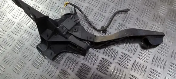 Ford Mondeo Mk III Accelerator throttle pedal 2s719f836da xr8f-9f832-bd