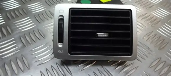 Peugeot 307 Dashboard side air vent grill/cover trim 9634499077