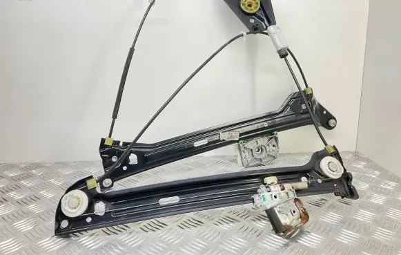 Audi A5 8T 8F Front door electric window regulator 8F0837461B