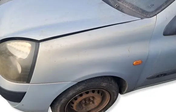 Renault Thalia I Fender 