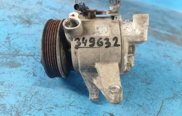 Subaru Impreza II Air conditioning (A/C) compressor (pump) 73111FJ000