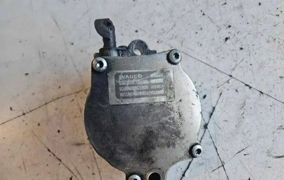Ford C-MAX I Vacuum pump 9140300010 9653898080