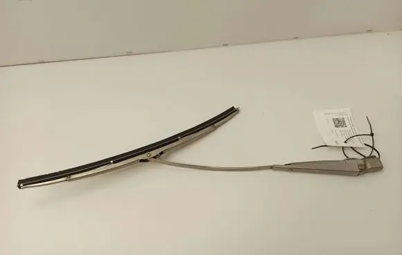 Mercedes-Benz COMPAKT W115 Front wiper blade arm