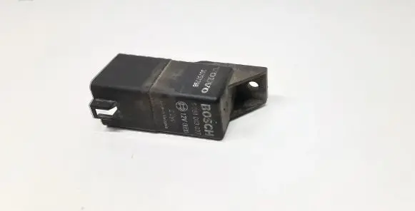 Glow plug pre-heat relay