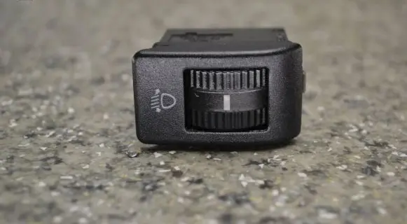 Seat Toledo I (1L) Headlight level height control switch 1L0941333