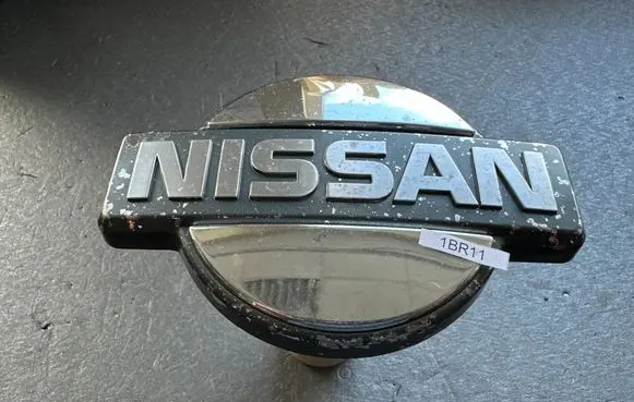 Nissan Patrol Y60 Manufacturer badge logo/emblem 6289120J01