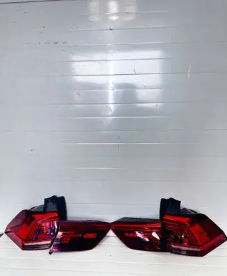 Volkswagen Tiguan Rear/tail lights 5NA945207C 5NA945307D