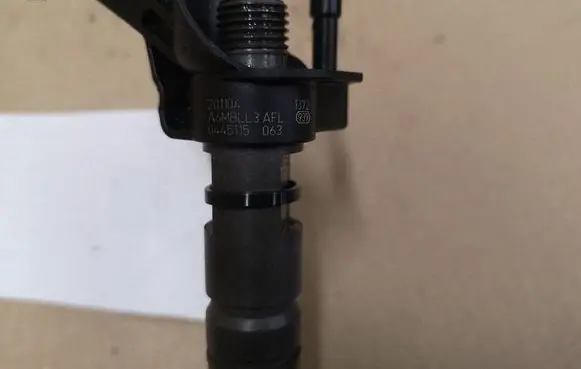 Mercedes-Benz CLK A209 C209 Fuel injector 0445115063
