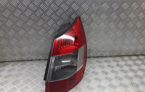 Renault Scenic II - Grand scenic II Rear/tail lights 8200493375