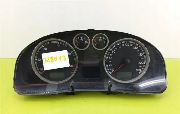 Volkswagen PASSAT B5.5 Speedometer (instrument cluster) 88311245