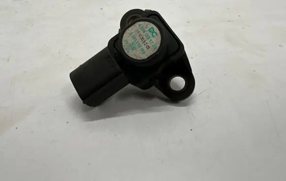 Mercedes-Benz E W211 Air pressure sensor A0061539728