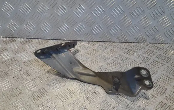 Audi A4 S4 B7 8E 8H Fender mounting bracket 8E0821135A