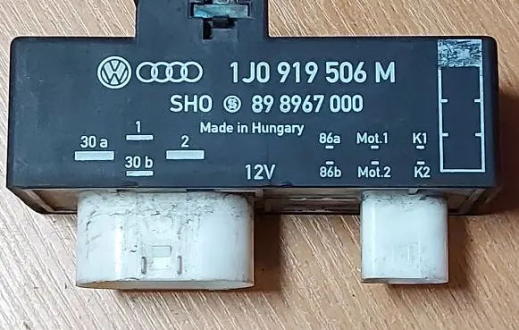 Skoda Fabia Mk2 (5J) Coolant fan relay 1J0919506M