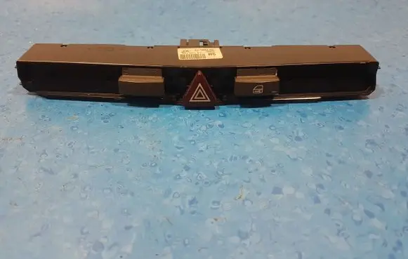 AC 428 Tailgate/trunk/boot open switch 5040B