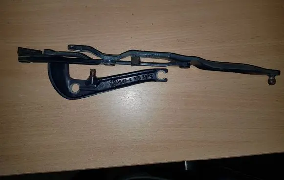 BMW 5 E39 Tailgate/trunk/boot hinge 41518159397