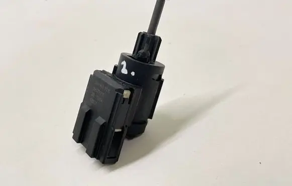 Audi A4 S4 B6 8E 8H Brake pedal sensor switch 3B0945511C 03527 19322010