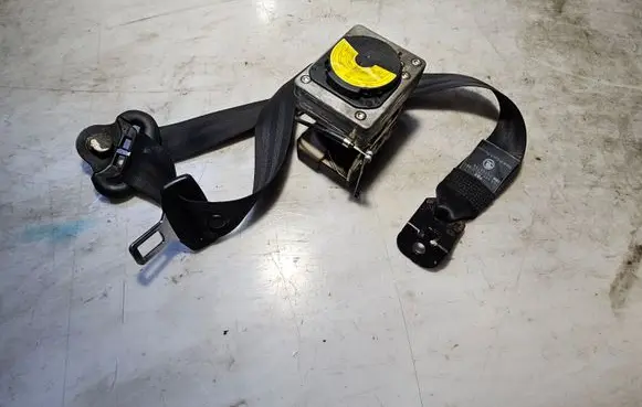 Skoda Octavia Mk1 (1U) Front seatbelt 1U4857702C