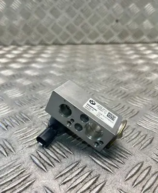 BMW 2 F45 Air conditioning (A/C) expansion valve 6845414