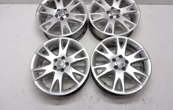 Volvo XC90 R18 alloy rim 30748436