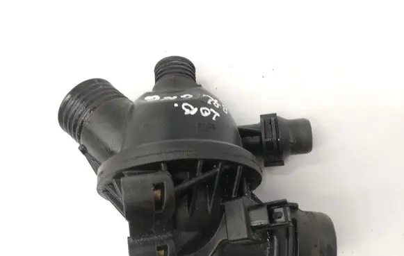 BMW 3 E92 E93 Thermostat housing 10106811