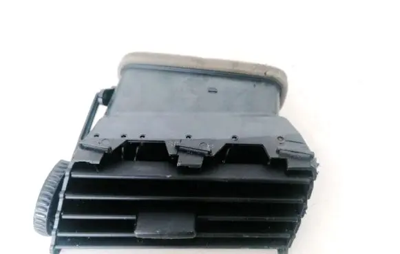 BMW 5 E60 E61 Dash center air vent grill 64226910732 5113001