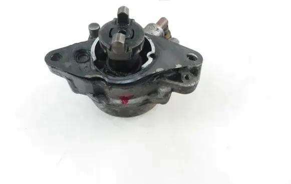 Opel Combo C Vacuum pump 