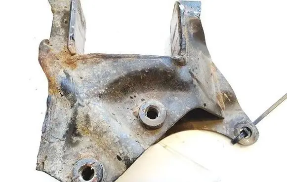 Skoda Fabia Mk2 (5J) Engine mounting bracket 6Q0199111R