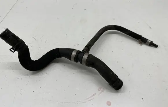 Mercedes-Benz C W205 Engine coolant pipe/hose