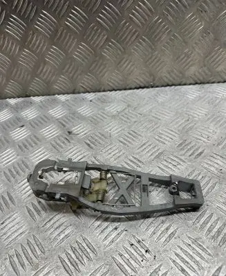 Rear door exterior handle/bracket