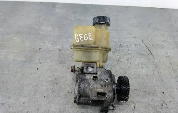 Mazda MPV Power steering pump KYB