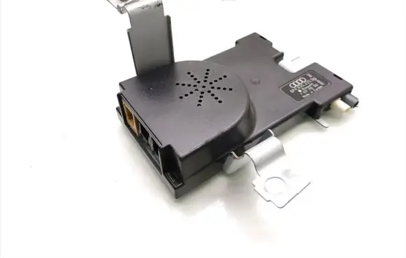 Audi A3 S3 8P Aerial antenna amplifier 8P4035225D 7617310103