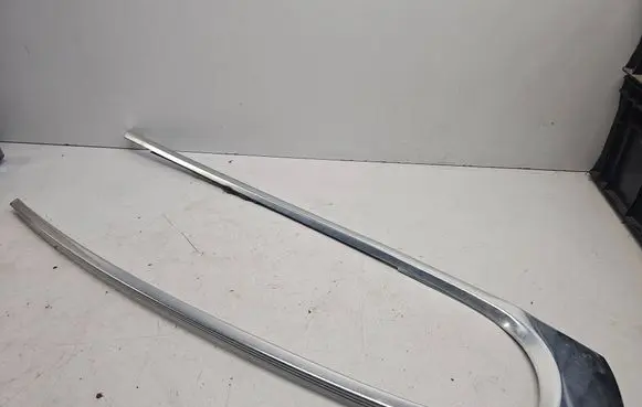 Jaguar XF X250 Rear side glass trim 8X23F255A60