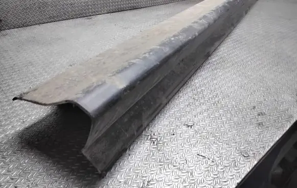 BMW X5 E53 Sill 8408705